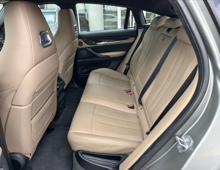 BMW X6 SUV 4,4 l 423 kw