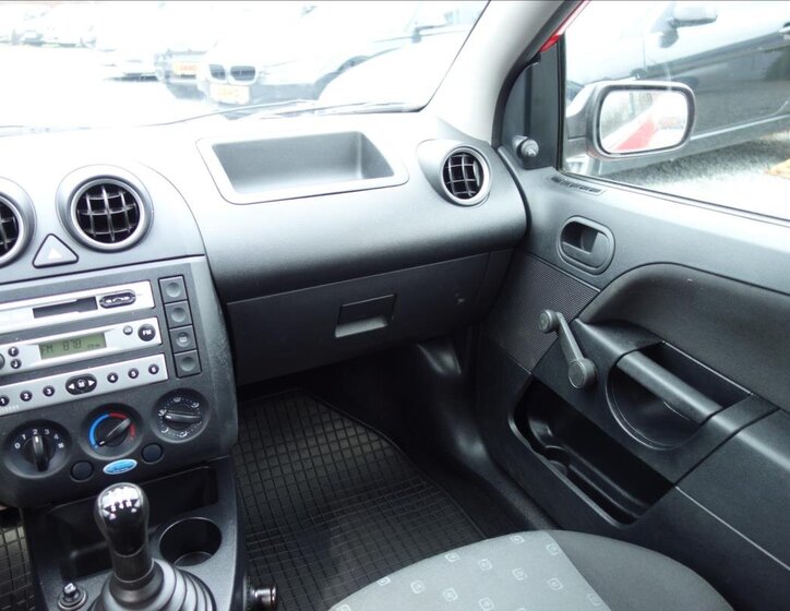 Ford Fiesta Hatchback 1,3 l 51 kw