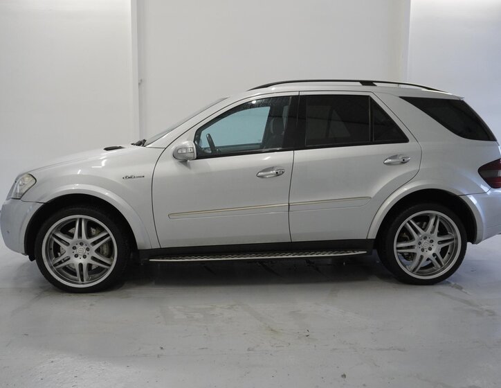 Mercedes-Benz Třídy M SUV 6,2 l 375 kw