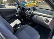 Nissan Almera Hatchback 1,5 l 72 kw