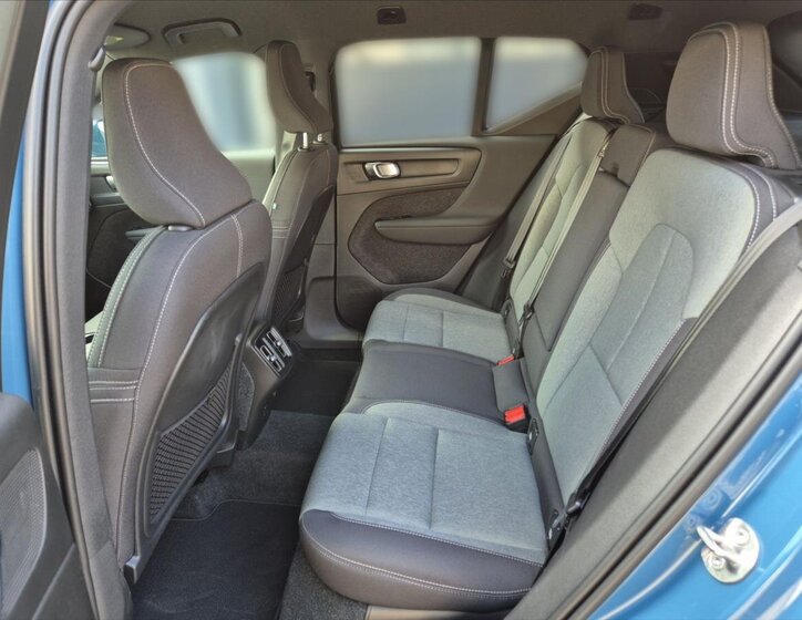 Volvo XC40 SUV / Terénní 2,0 l 120 kw