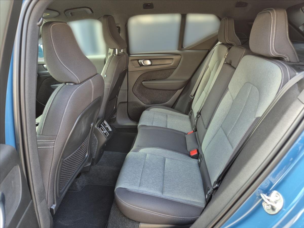 Volvo XC40 SUV / Terénní 2,0 l 120 kw