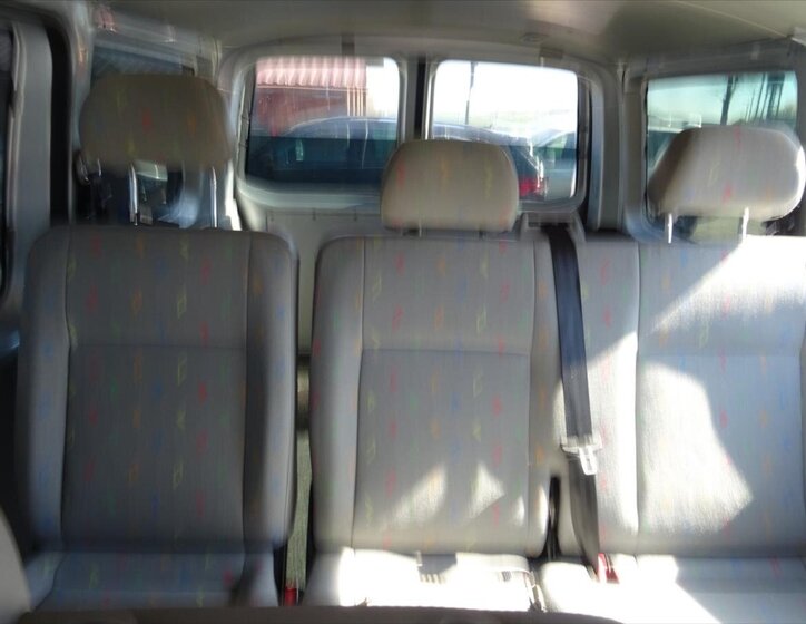 Volkswagen Caravelle MPV 2,5 l 96 kw