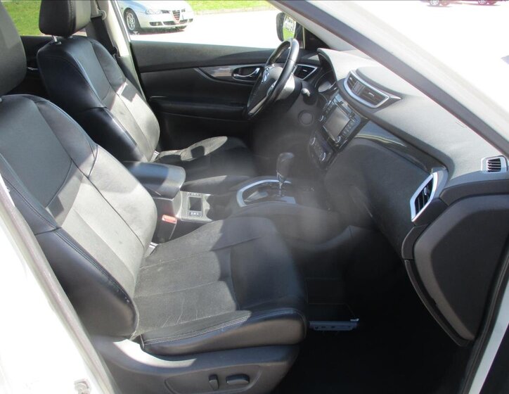 Nissan X-Trail SUV / Terénní 1,6 l 96 kw