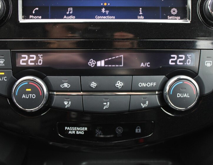 Nissan Qashqai SUV / Terénní 1,3 l 103 kw