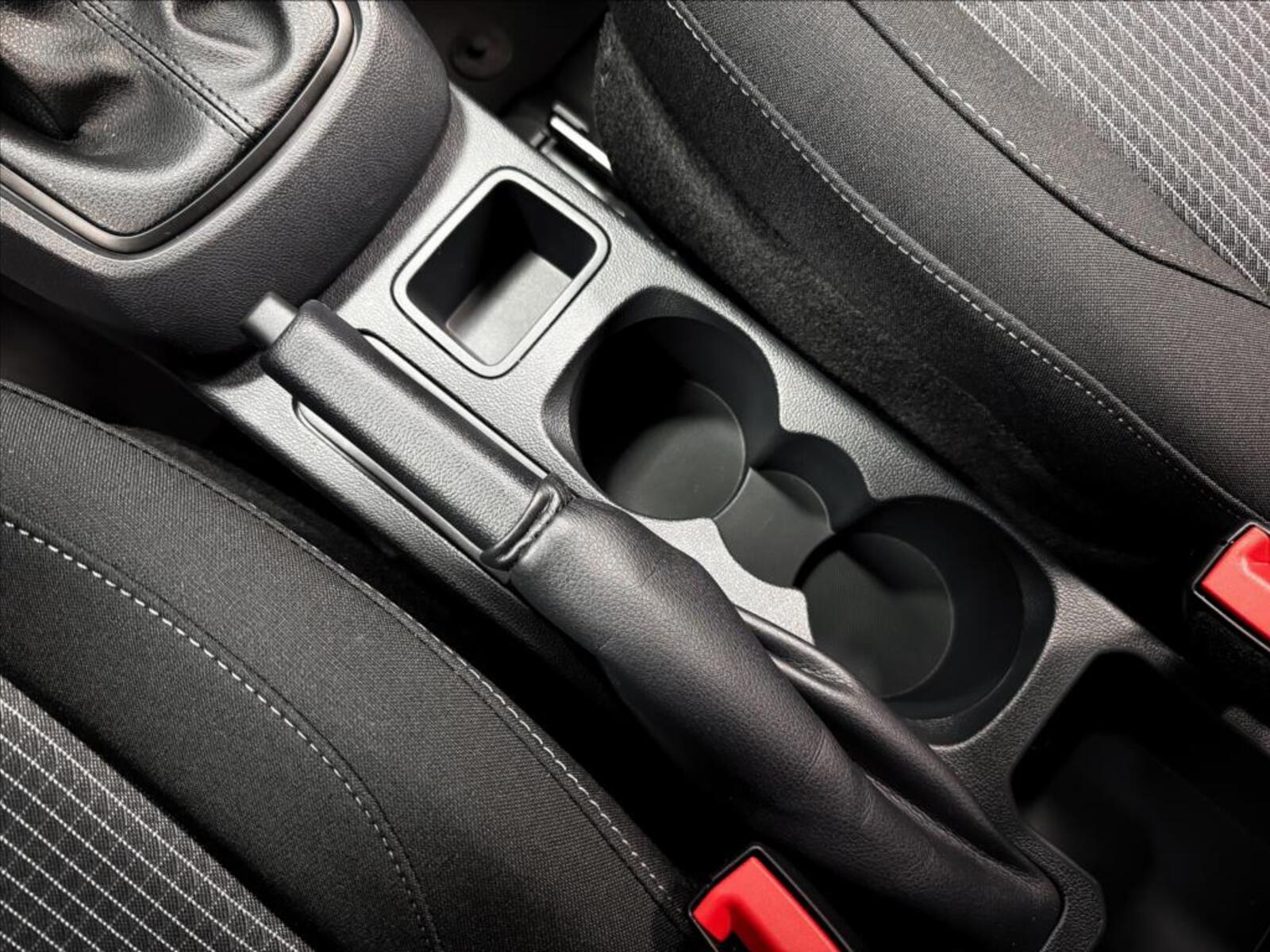 Ford Transit Courier 10