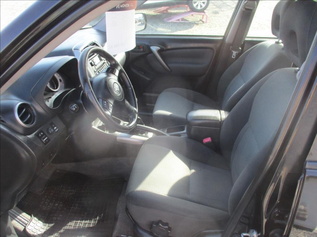 Toyota RAV4 SUV / Terénní 2,0 l 85 kw