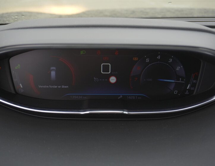 Peugeot 5008 SUV 1,2 l 96 kw