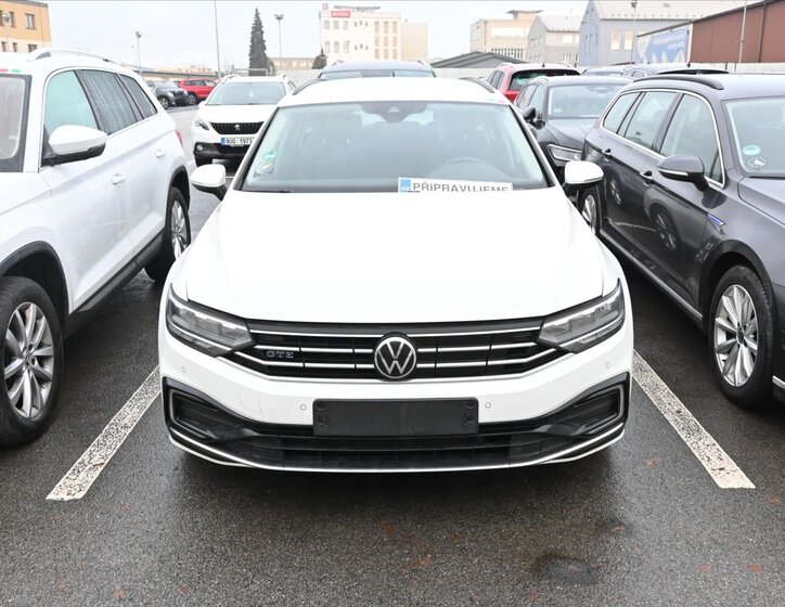 Volkswagen Passat 1
