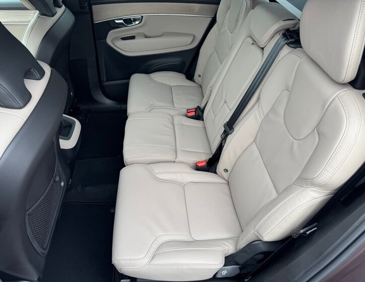 Volvo XC90 SUV / Terénní 2,0 l 184 kw