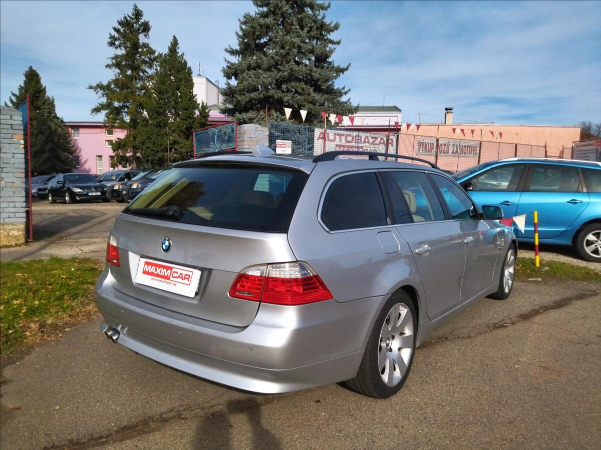 BMW Řada 5 Kombi 3,0 l 145 kw