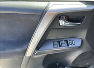 Toyota RAV4 SUV / Terénní 2,5 l 145 kw