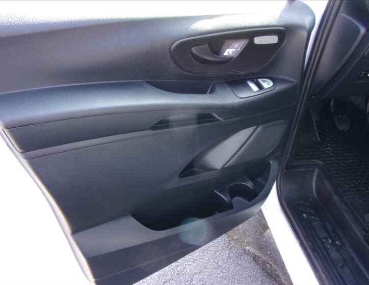 Mercedes-Benz Vito Kombi 2,1 l 120 kw