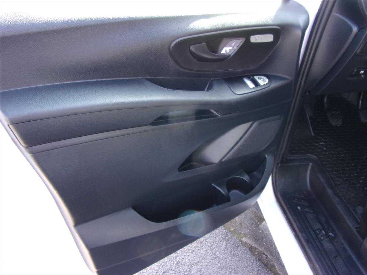 Mercedes-Benz Vito Kombi 2,1 l 120 kw