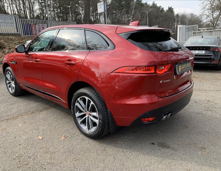 Jaguar F-Pace SUV / Terénní 2,0 l 132 kw