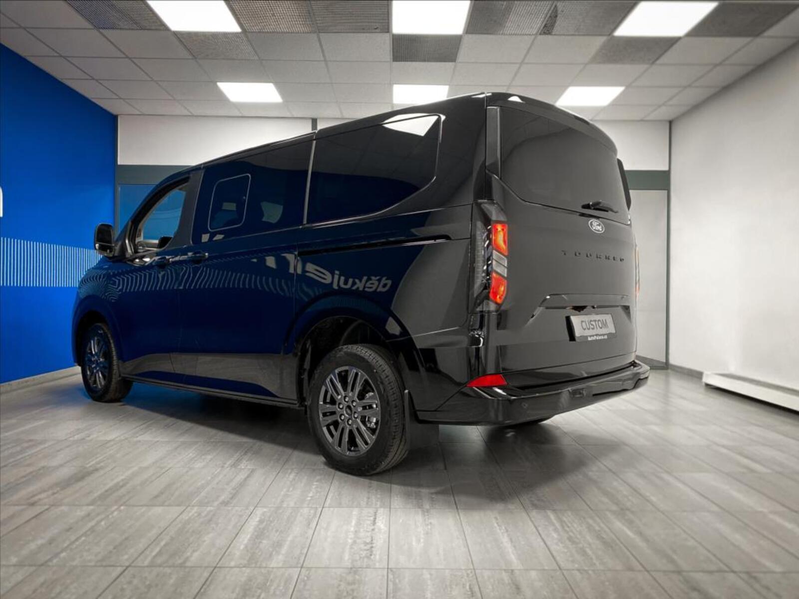 Ford Tourneo Custom 3