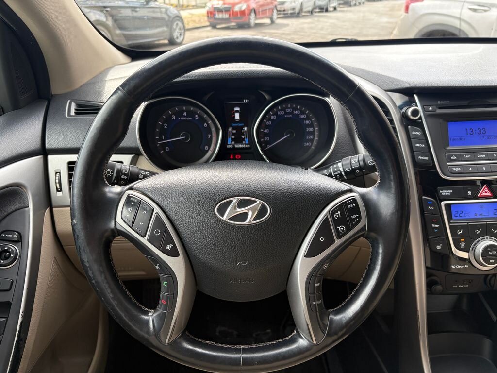 Hyundai i30 Kombi 1,6 l 99 kw