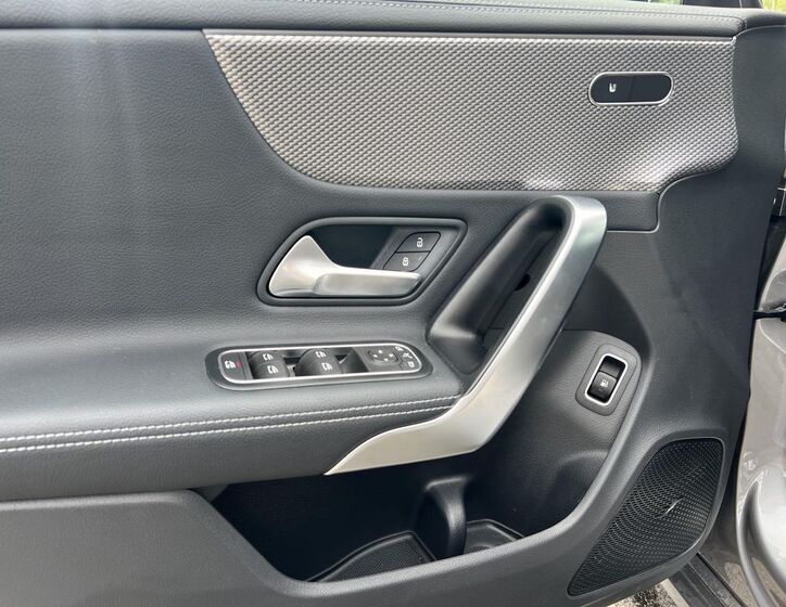 Mercedes-Benz CLA 10