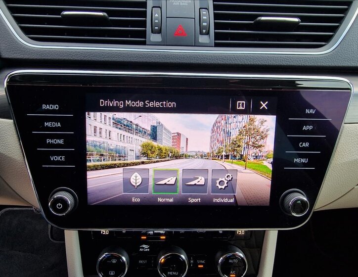 Škoda Superb Liftback 1,5 l 110 kw