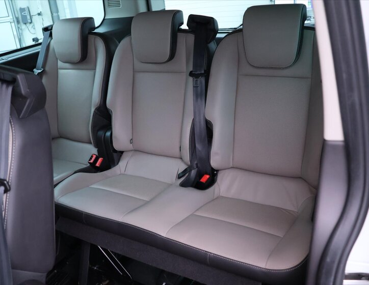 Ford Tourneo Custom Kombi 2,2 l 114 kw