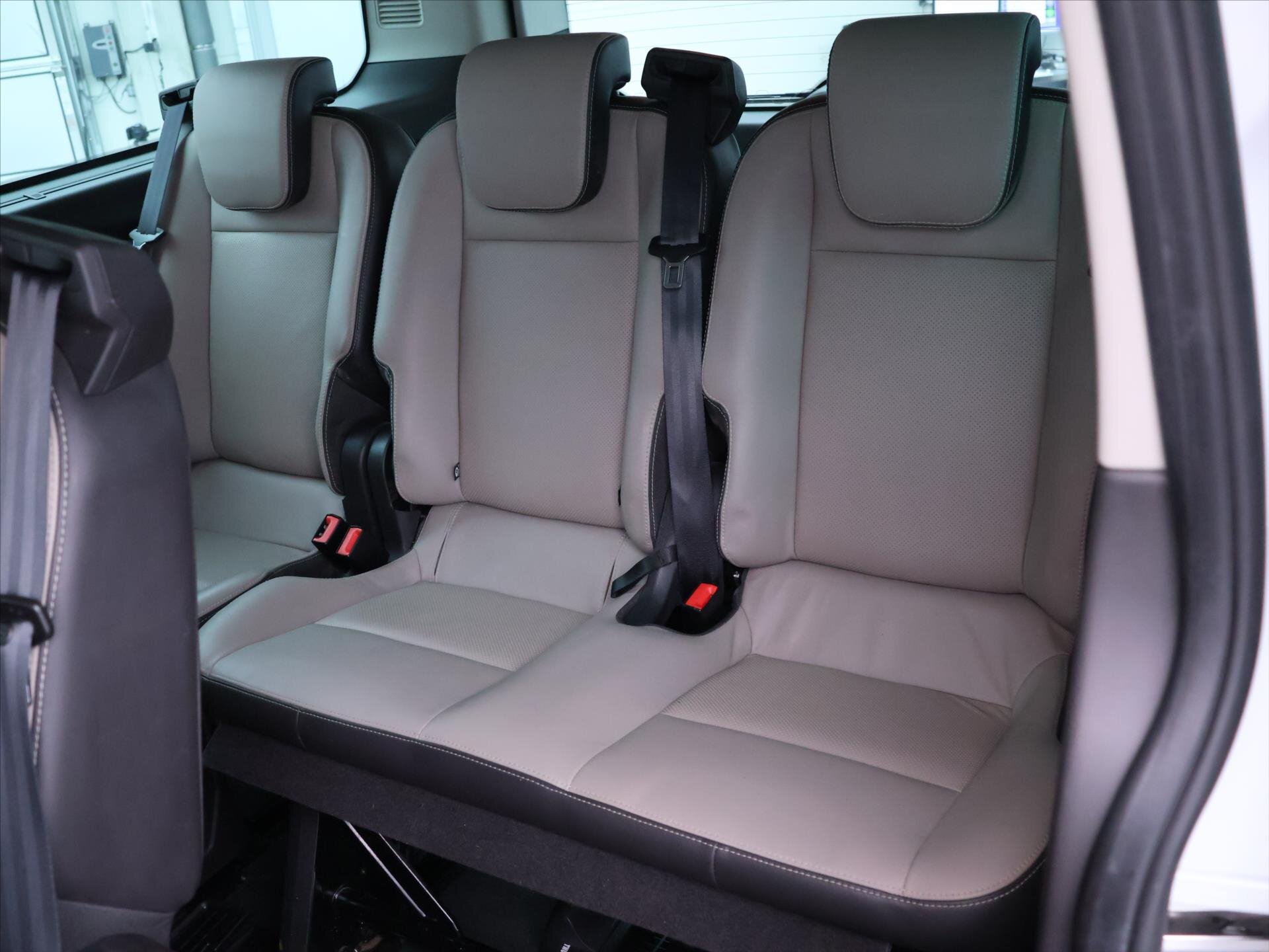 Ford Tourneo Custom Kombi 2,2 l 114 kw