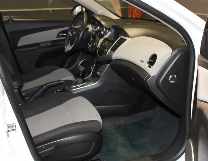 Chevrolet Cruze Sedan / Limuzína 2,0 l 120 kw