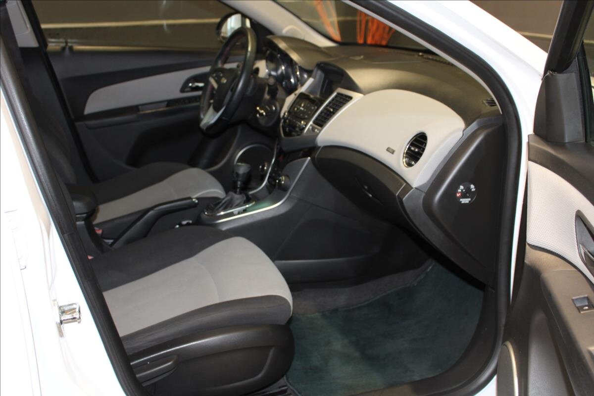 Chevrolet Cruze Sedan / Limuzína 2,0 l 120 kw