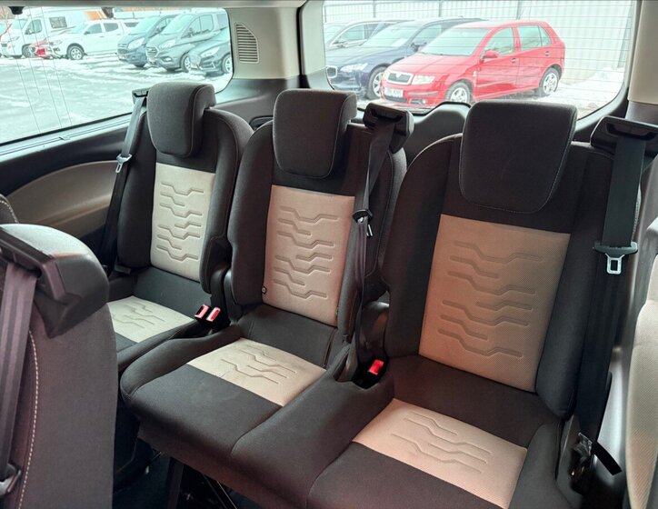 Ford Tourneo Custom MPV 2,2 l 92 kw