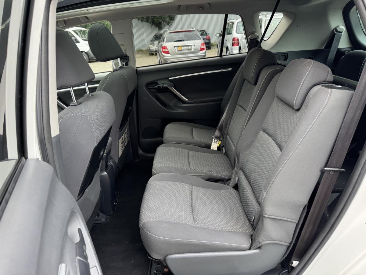 Toyota Verso MPV 2,0 l 91 kw