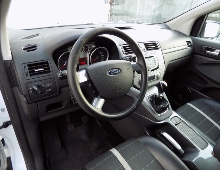 Ford Kuga SUV / Terénní 2,0 l 120 kw