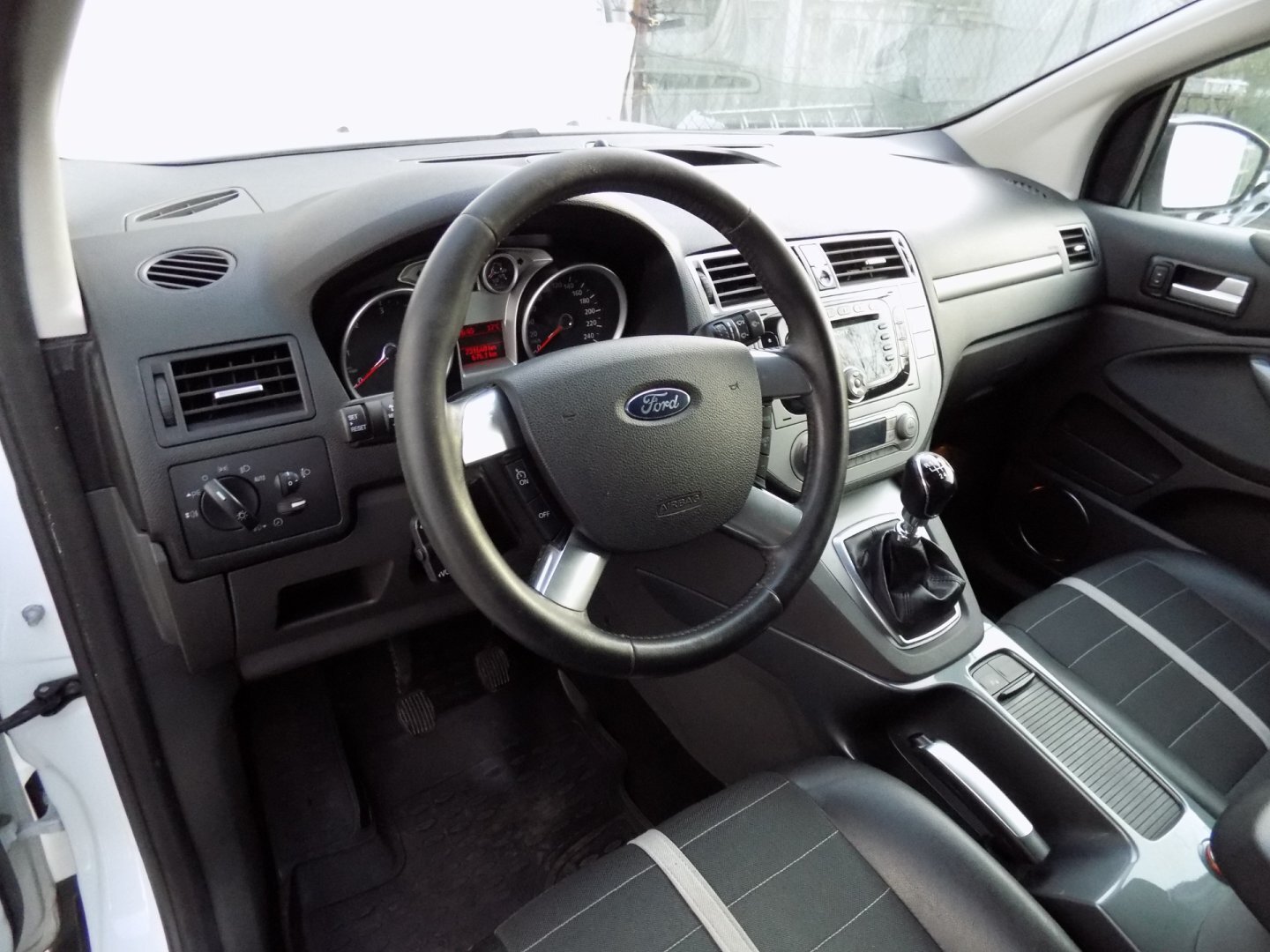 Ford Kuga SUV / Terénní 2,0 l 120 kw