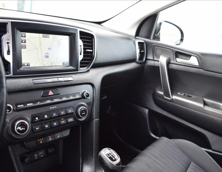 KIA Sportage SUV 2,0 l 100 kw