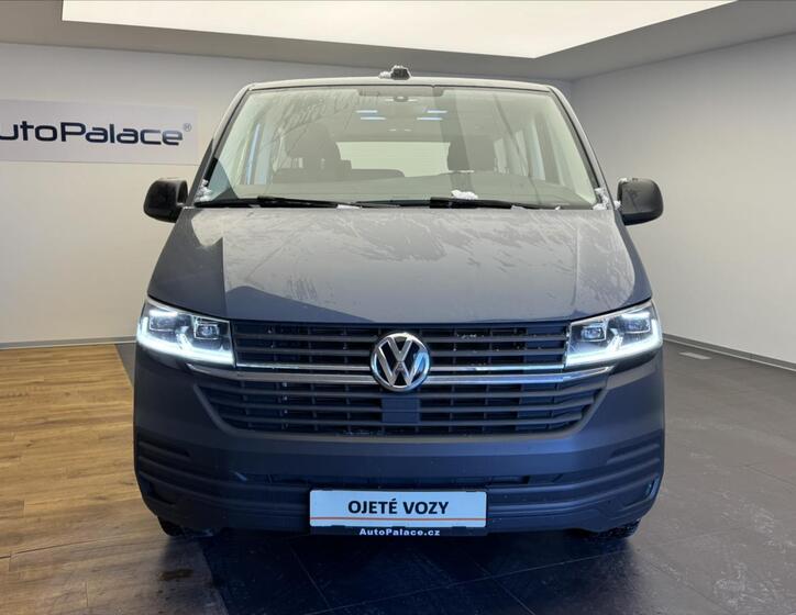 Volkswagen Caravelle 2