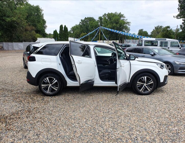 Peugeot 5008 SUV 2,0 l 110 kw