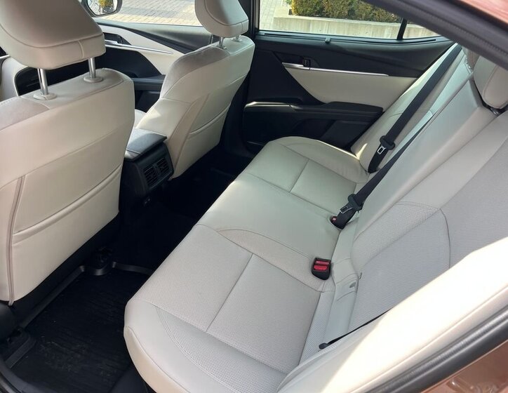 Toyota Camry Sedan / Limuzína 2,5 l 137 kw