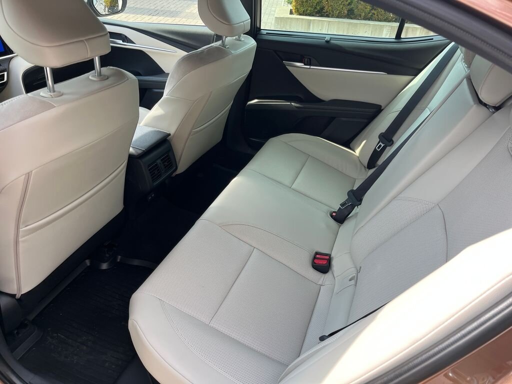 Toyota Camry Sedan / Limuzína 2,5 l 137 kw