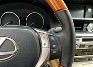 Lexus ES 300h Sedan / Limuzína 3,0 l 116 kw