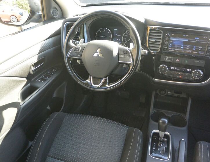 Mitsubishi Outlander 11