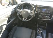 Mitsubishi Outlander 11