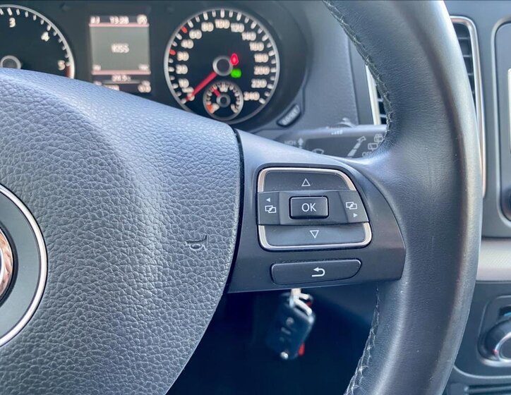 Volkswagen Sharan MPV 2,0 l 103 kw