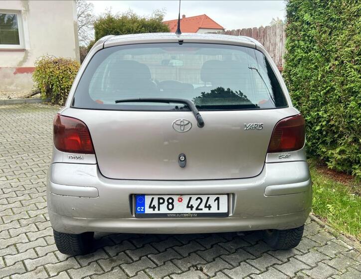 Toyota Yaris 4