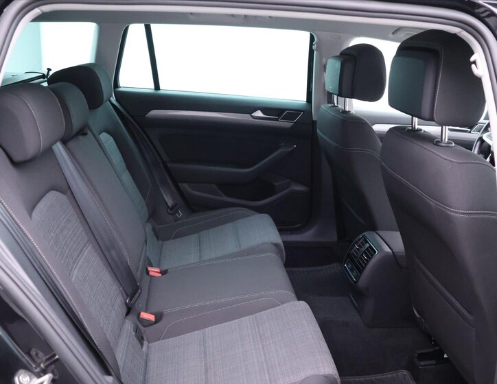 Volkswagen Passat Kombi 1,5 l 373 kw