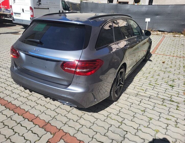 Mercedes-Benz Třídy C Kombi 2,0 l 143 kw