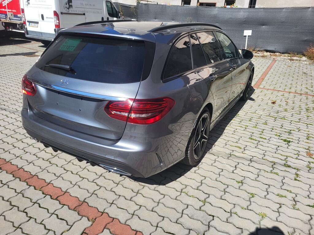 Mercedes-Benz Třídy C Kombi 2,0 l 143 kw