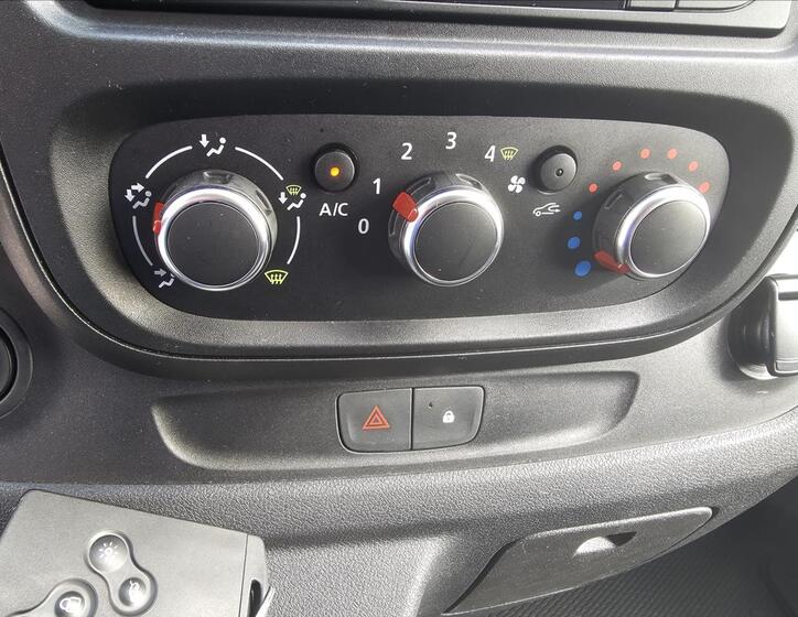 Renault Trafic 18
