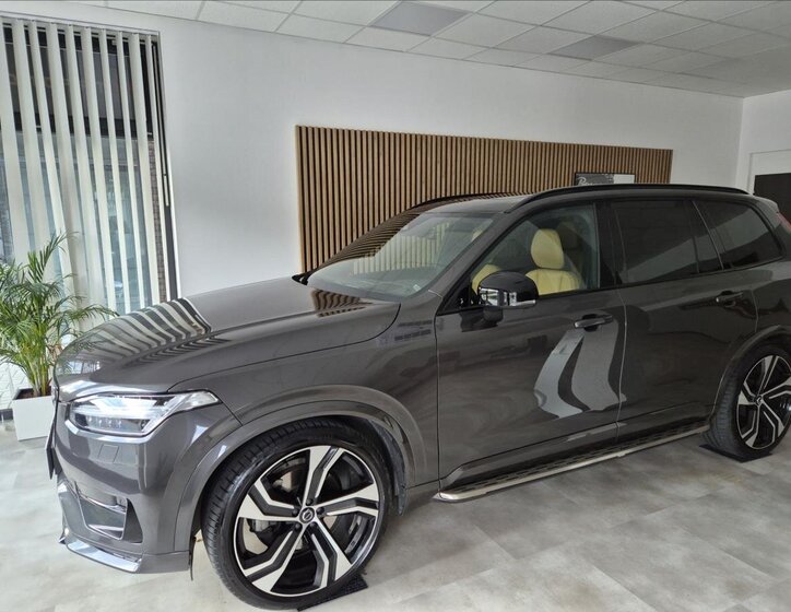 Volvo XC90 SUV / Terénní 2,0 l 180 kw