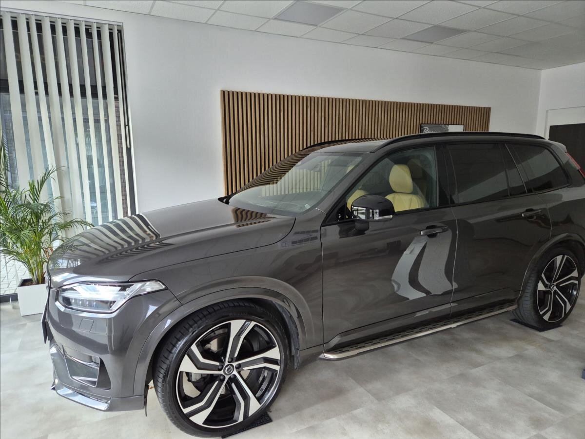 Volvo XC90 SUV / Terénní 2,0 l 180 kw