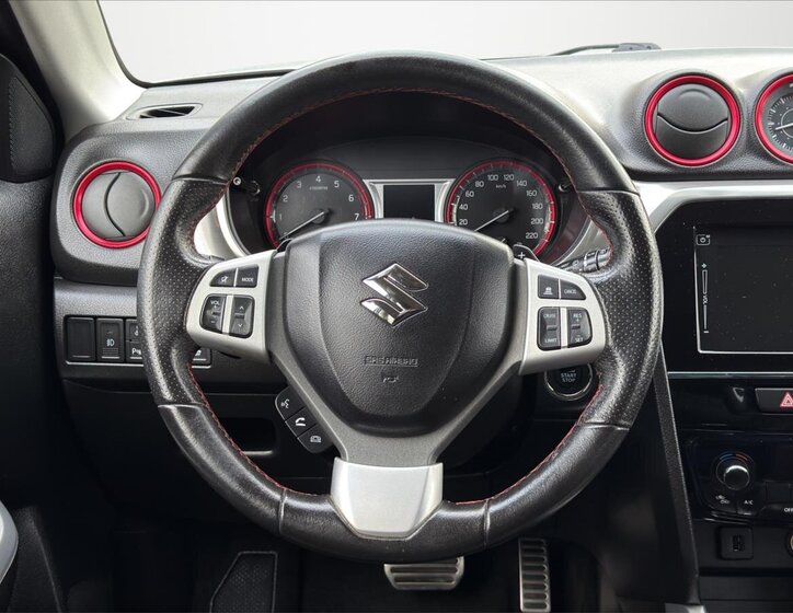 Suzuki Vitara SUV / Terénní 1,4 l 103 kw