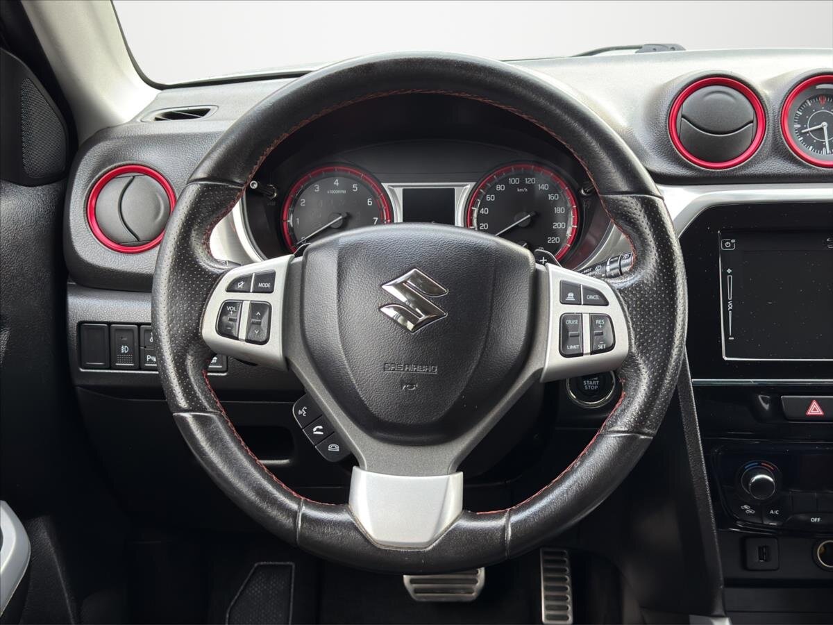 Suzuki Vitara SUV / Terénní 1,4 l 103 kw