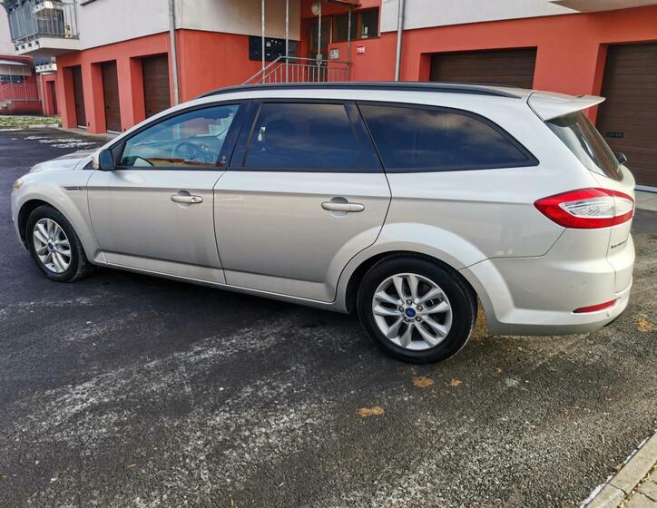 Ford Mondeo 9
